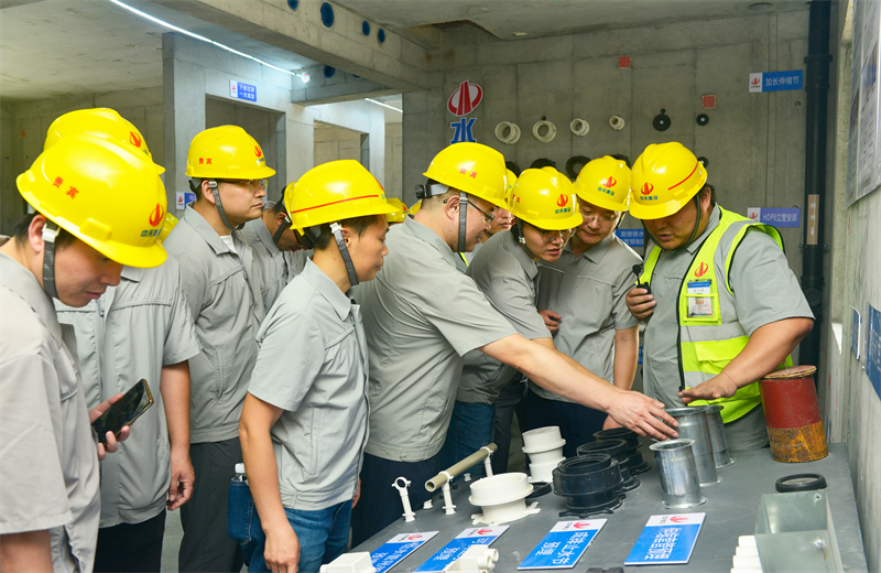 为进一步推进优质客户高效履约，提升交付品质、达成客户满意，2025年6月25日，人生就是搏建设集团在上海组织召开2025年越秀地产、华润置业客户履约推进会。